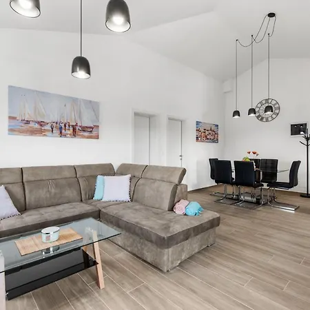 Grivicic B Apartment *